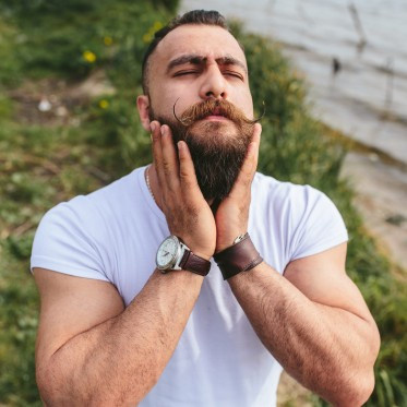 Bartwachs-Anwendung-The-Beard-Struggle-North-Guard